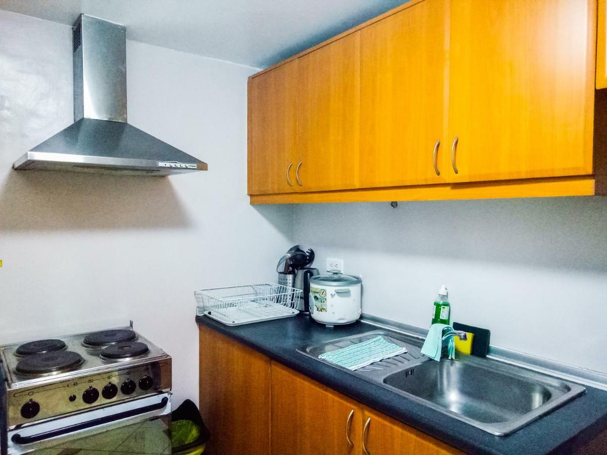 Forbes Area Bgc Taguig Manila Apartment Exterior photo
