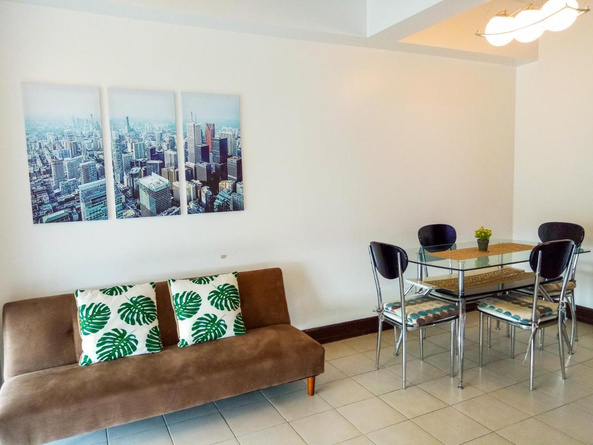 Forbes Area Bgc Taguig Manila Apartment Exterior photo