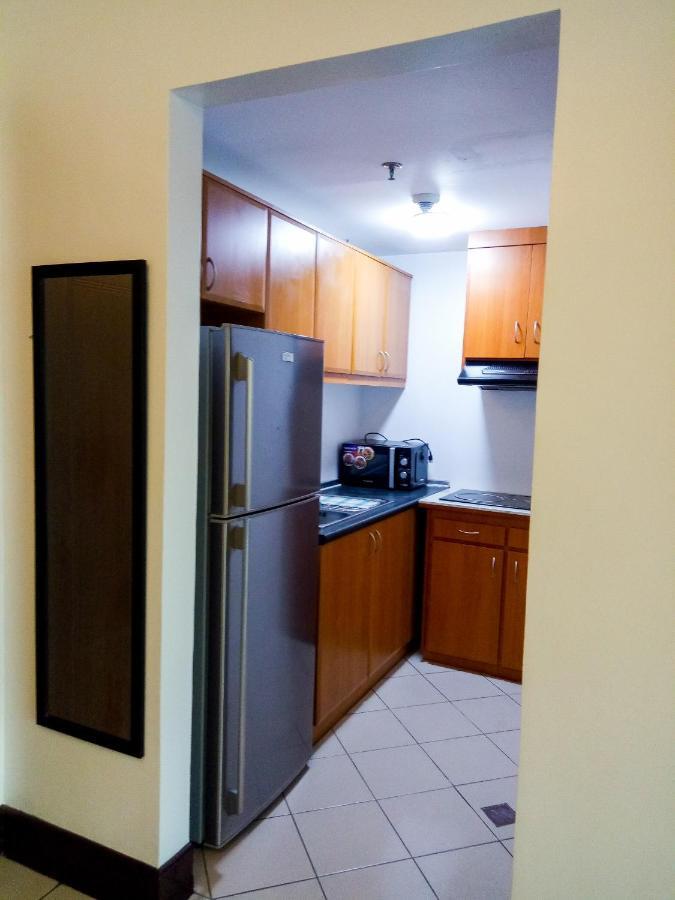 Forbes Area Bgc Taguig Manila Apartment Exterior photo